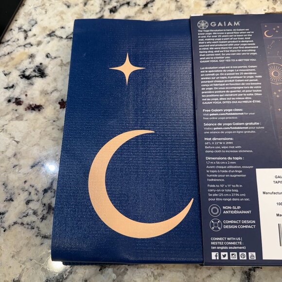 Gaiam Yoga Mat compact, foldable with Sun, Moon and Stars - Picture 3 of 4